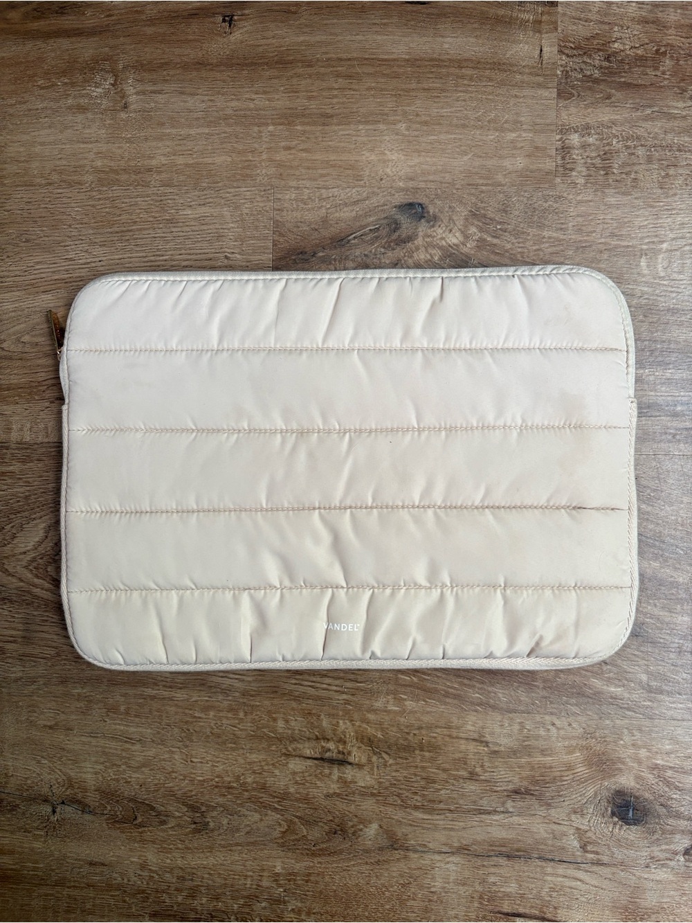 VANDEL Padded Laptop Sleeve Case in Cream